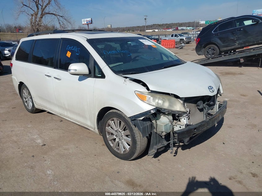2013 Toyota Sienna Limited V6 7 Passenger