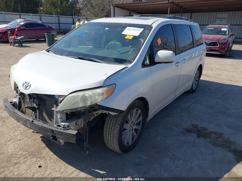 2013 Toyota Sienna Limited V6 7 Passenger