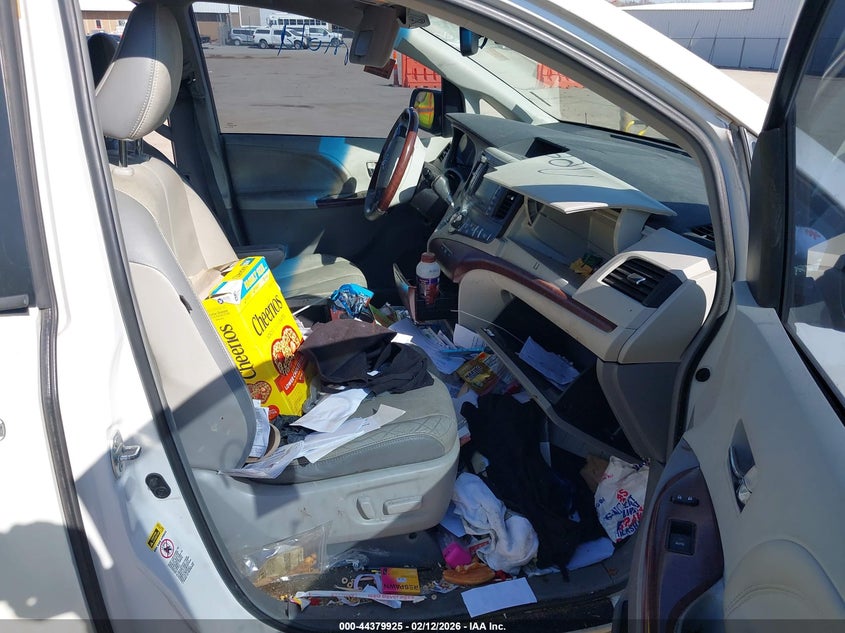 2013 Toyota Sienna Limited V6 7 Passenger