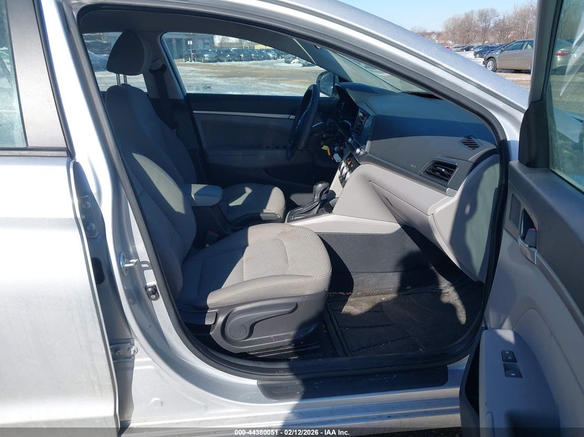 VIN KMHD84LFXKU741877 2019 HYUNDAI ELANTRA SEL