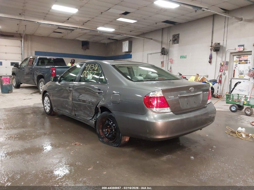 2005 Toyota Camry Le