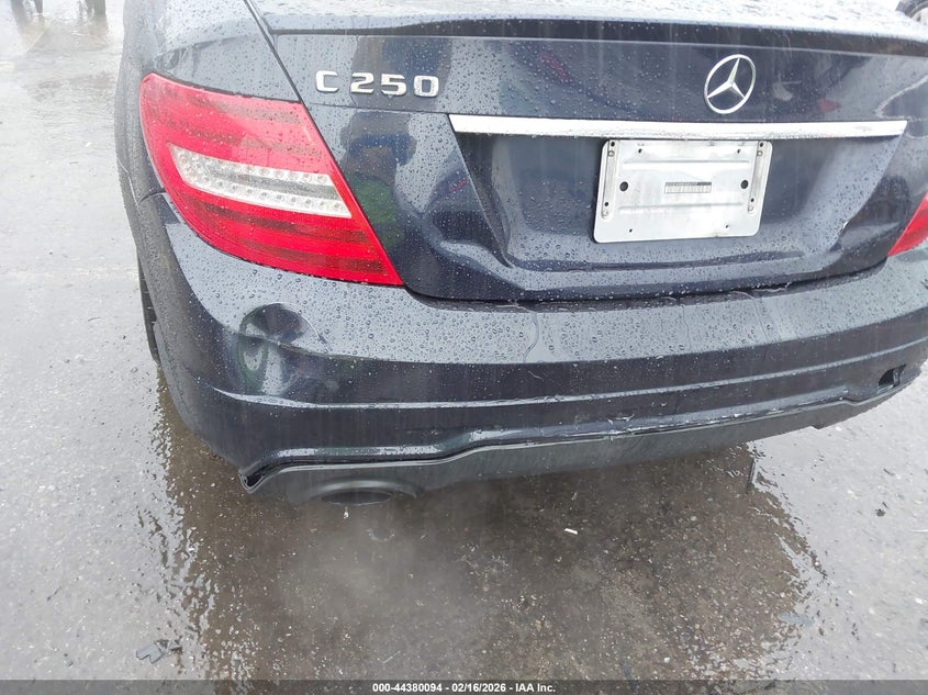 2013 Mercedes-Benz C 250 Sport VIN: WDDGF4HB8DA840737 Lot: 44380094