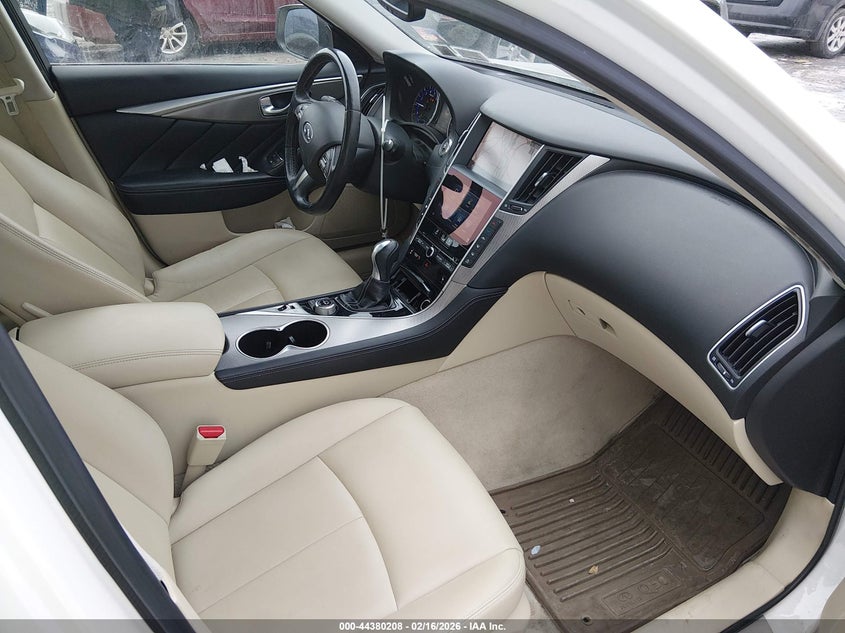 2015 Infiniti Q50 Premium