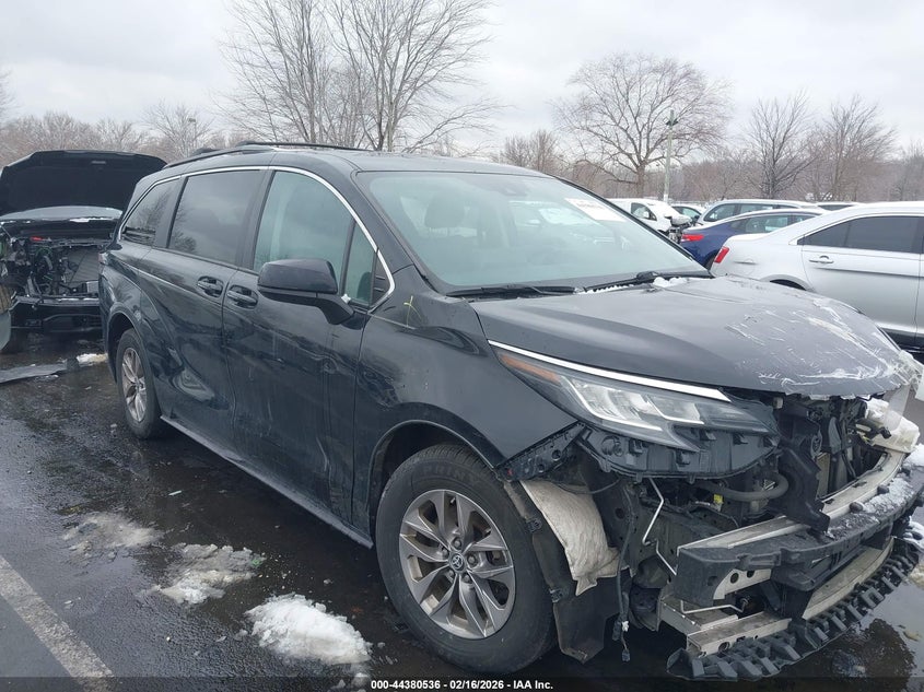 2022 Toyota Sienna Le