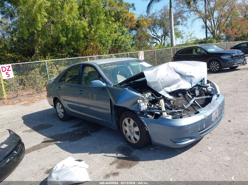 2004 Toyota Camry Le