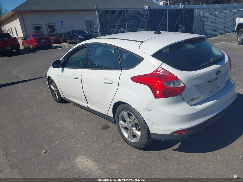 2012 Ford Focus 2.0 Se white Lot 111044380735 Vin 1FAHP3K21CL153817