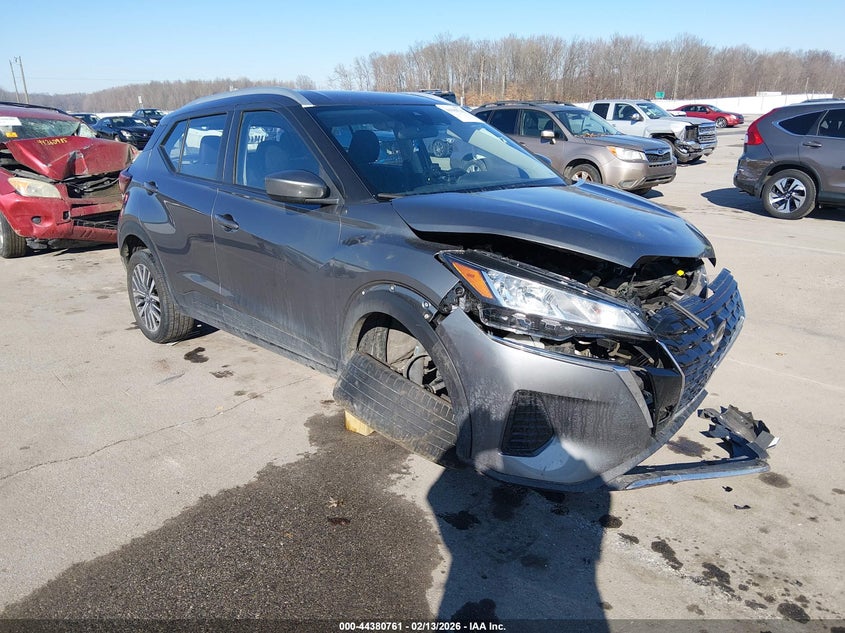 2022 Nissan Kicks Sv Xtronic Cvt