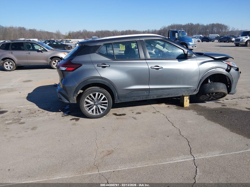 2022 Nissan Kicks Sv Xtronic Cvt