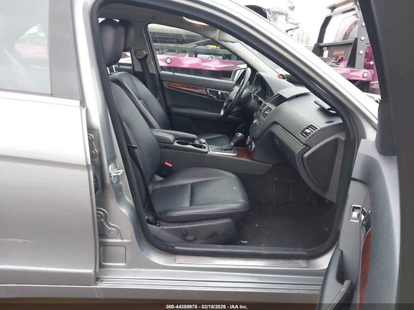 2010 Mercedes-Benz C 300 Luxury 4Matic/Sport 4Matic