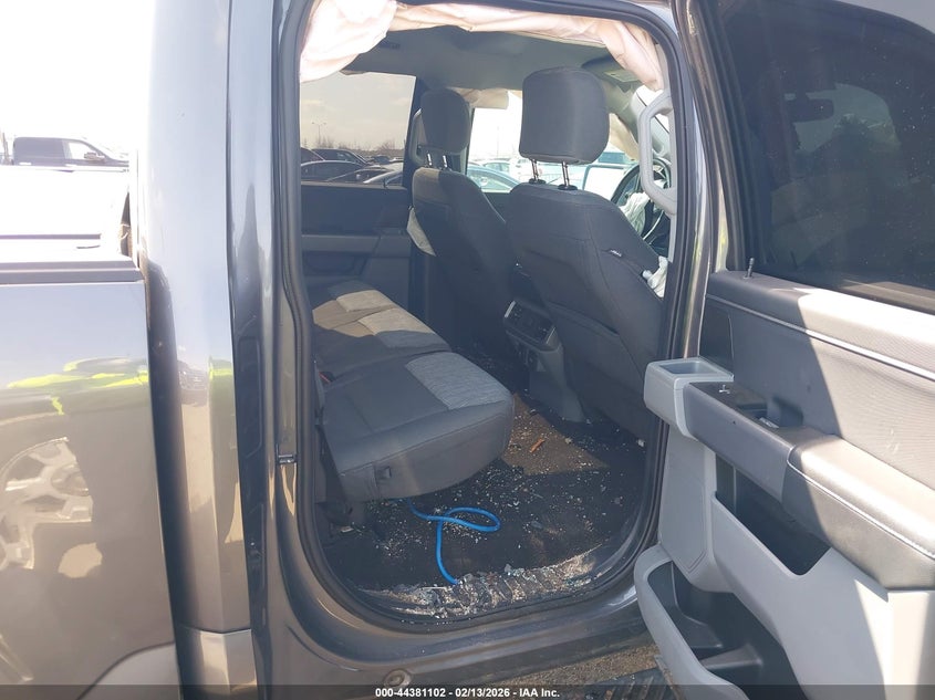 2022 Ford F-150 Xlt VIN: 1FTFW1E85NFB10737 Lot: 44381102