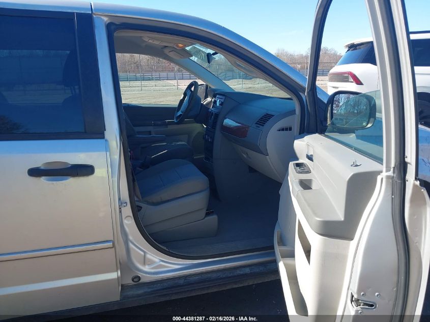 2008 Chrysler Town & Country Lx