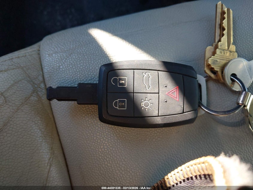 2012 Volvo C30 T5/T5 Platinum/T5 Premier Plus/T5 R-Design/T5 R-Design Platinum/T5 R-Design Premier Plus VIN: YV1672MK7C2270844 Lot: 44381335