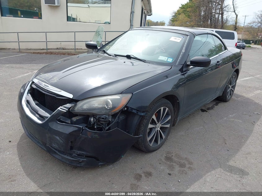 Vin: 1c3bc8eg0bn624704, lot: 44877909, chrysler 200 s 20112