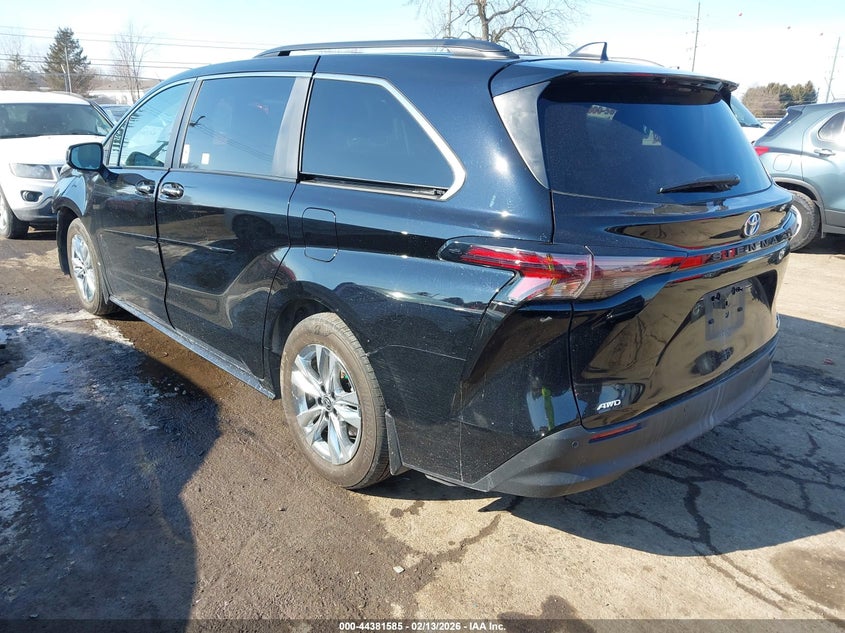 2023 Toyota Sienna Xle