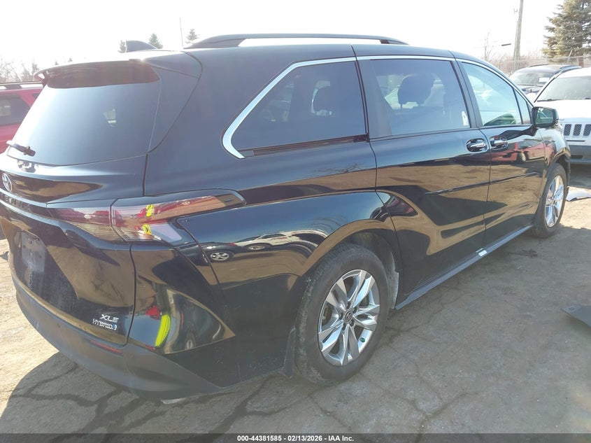 2023 Toyota Sienna Xle