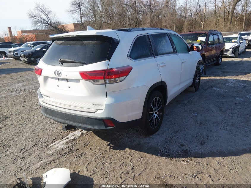 2017 Toyota Highlander Se