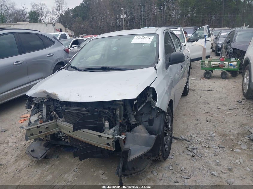 2015 Nissan Versa 1.6 S+