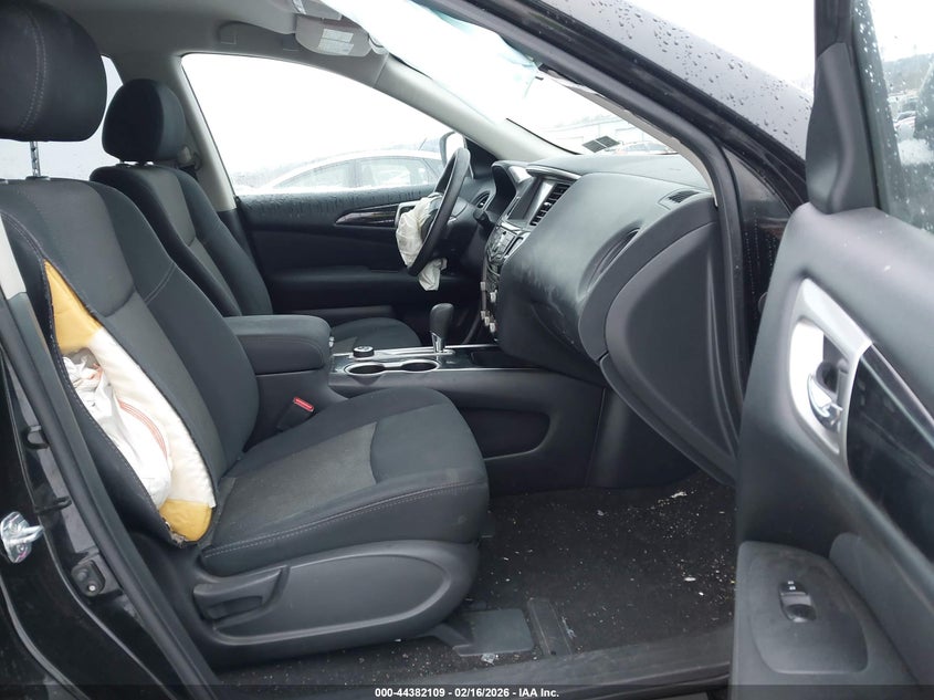 2017 Nissan Pathfinder S