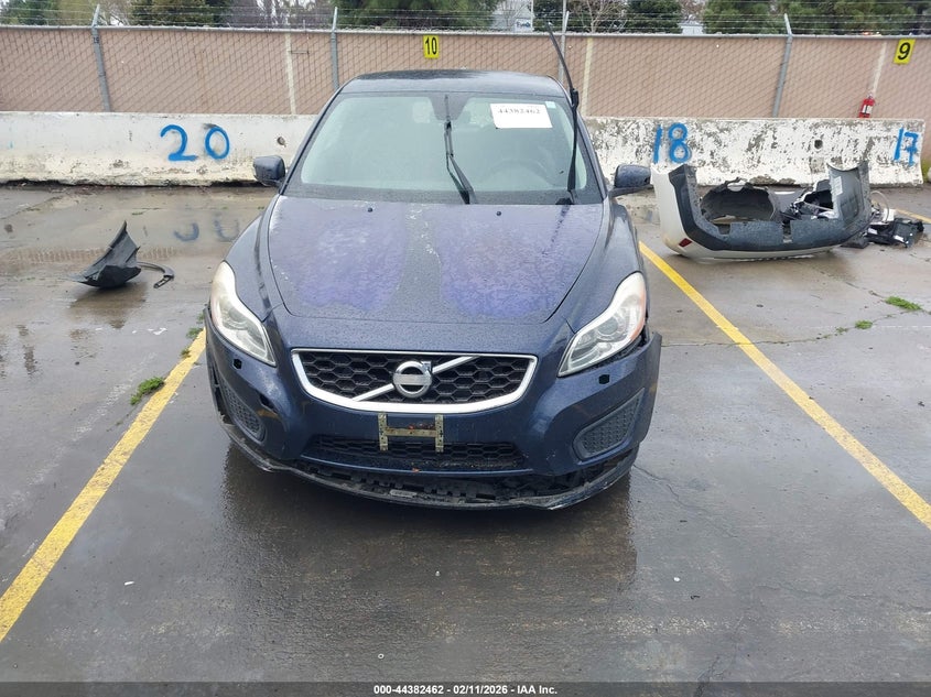 2013 Volvo C30 T5/T5 Platinum/T5 Premier/T5 Premier Plus/T5 R-Design/T5 R-Design Platinum/T5 R-Design Premier VIN: YV1672MK3D2300049 Lot: 44382462