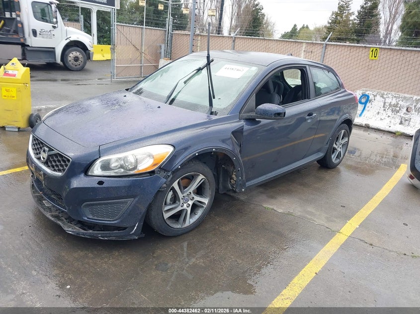 2013 Volvo C30 T5/T5 Platinum/T5 Premier/T5 Premier Plus/T5 R-Design/T5 R-Design Platinum/T5 R-Design Premier
