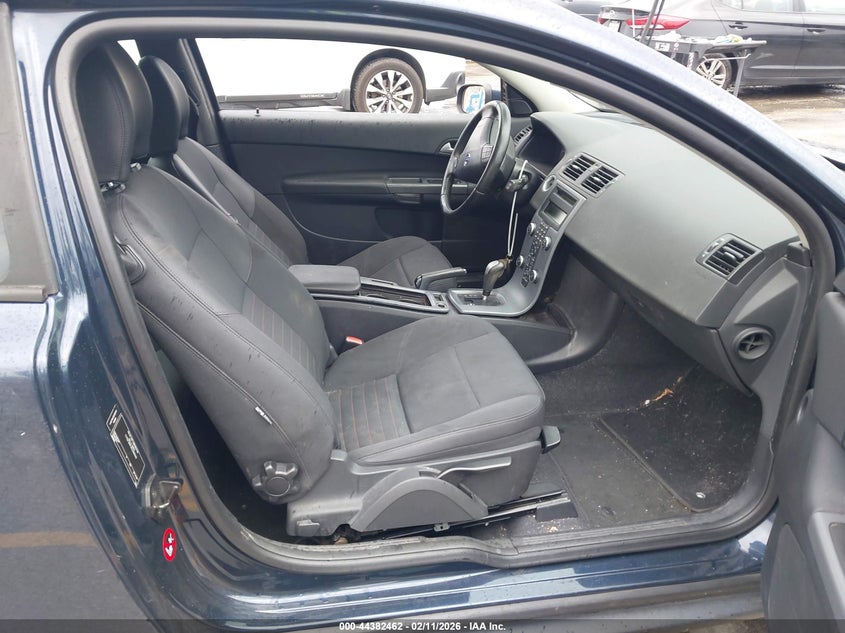 2013 Volvo C30 T5/T5 Platinum/T5 Premier/T5 Premier Plus/T5 R-Design/T5 R-Design Platinum/T5 R-Design Premier