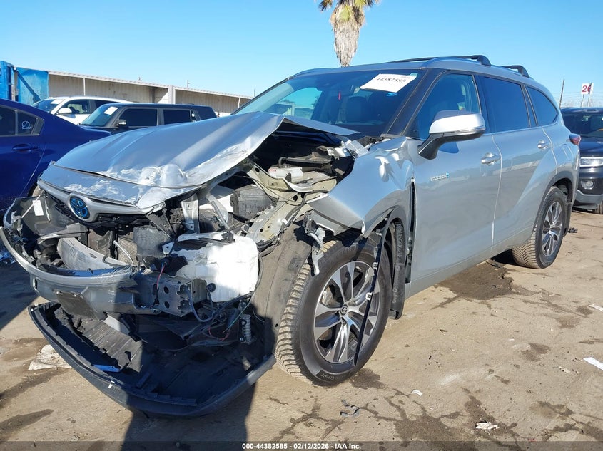 2021 Toyota Highlander Hybrid Xle