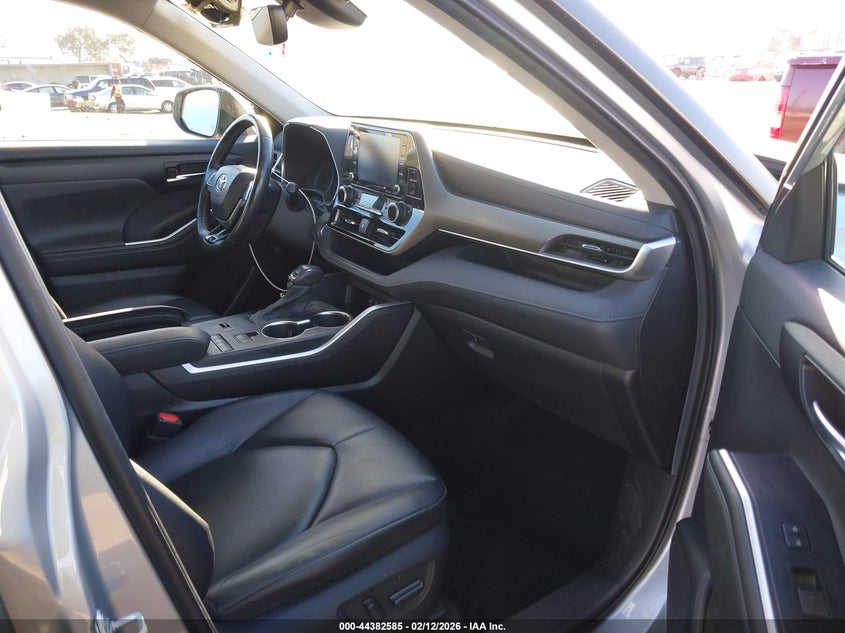 2021 Toyota Highlander Hybrid Xle