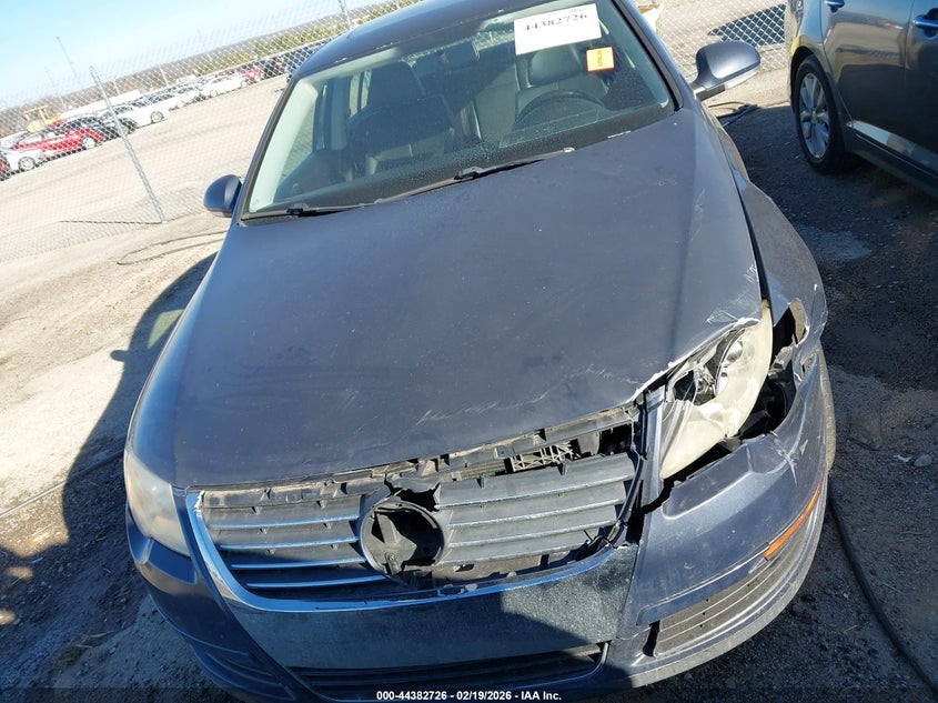 2008 Volkswagen Passat Komfort VIN: WVWAK73C48P113899 Lot: 44382726