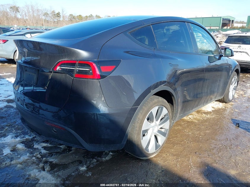Vin: 7saygded9rf038152, lot: 44879261, tesla model y 20244