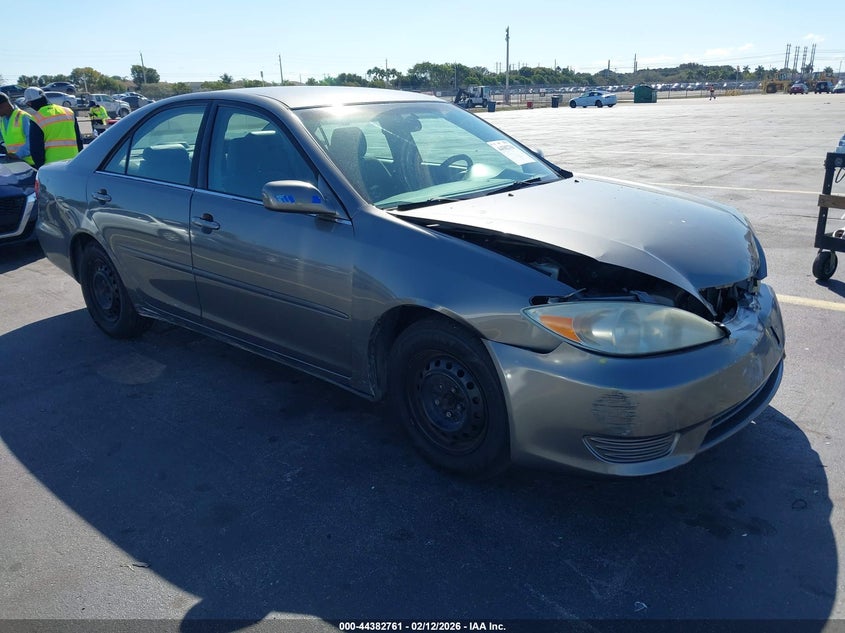 2005 Toyota Camry Le