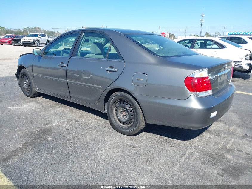 2005 Toyota Camry Le