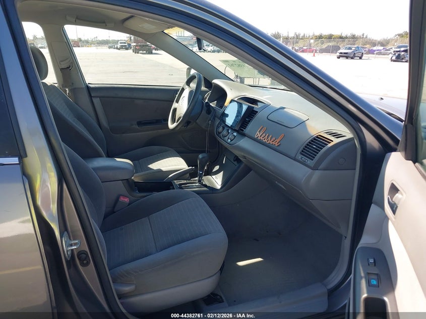 2005 Toyota Camry Le