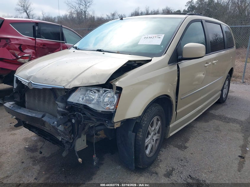 2010 Chrysler Town & Country Touring Plus