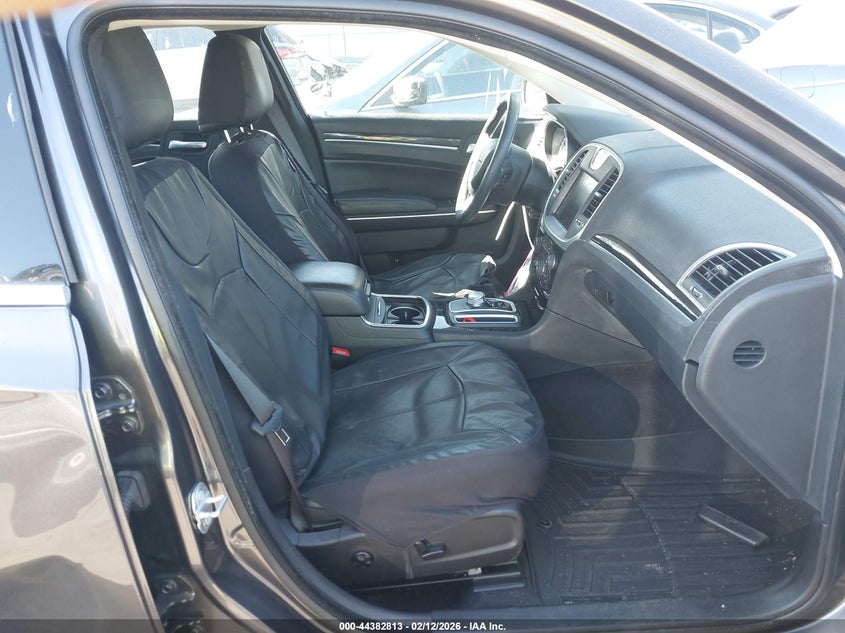 2016 Chrysler 300 Limited