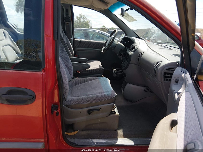 2000 Plymouth Voyager