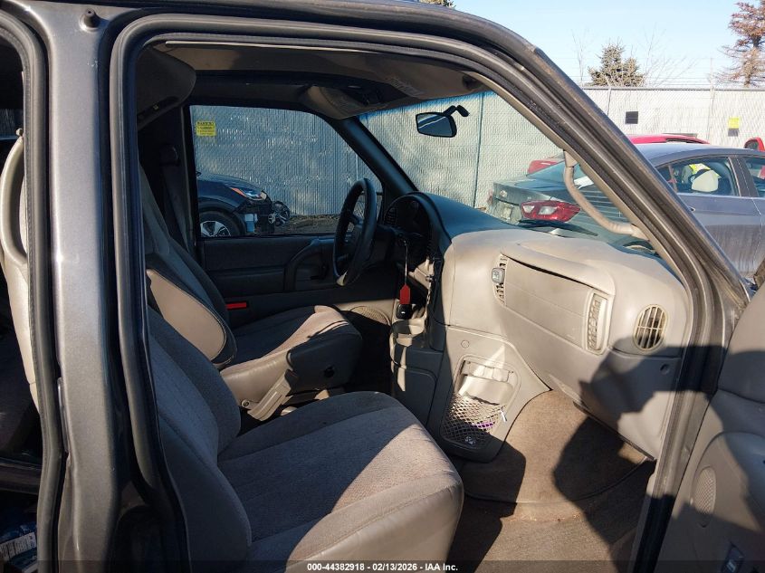 2002 Chevrolet Astro Ls