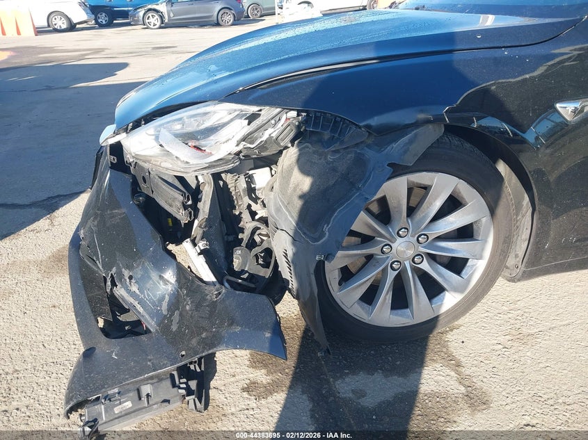 2017 Tesla Model S 60/75 VIN: 5YJSA1E18HF210565 Lot: 44383695