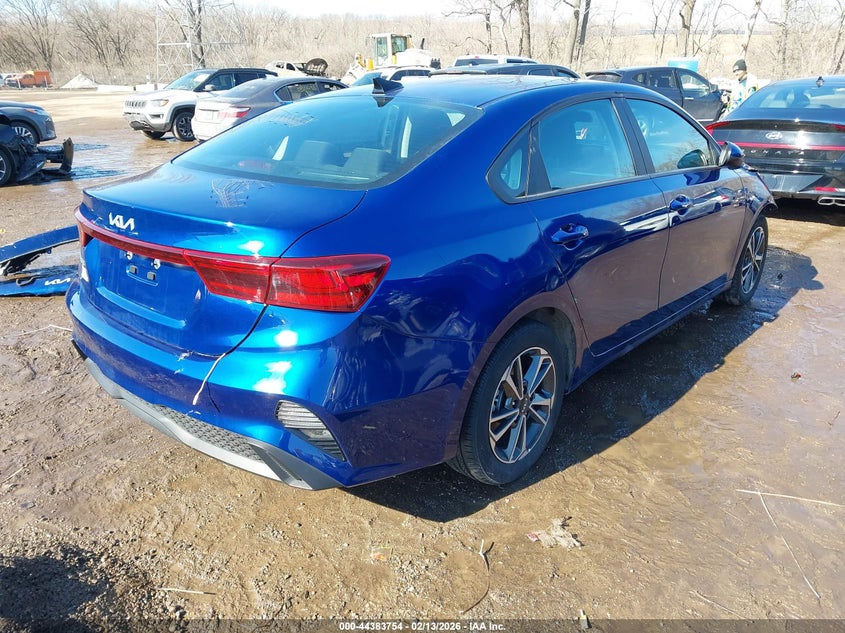 2024 Kia Forte Lxs