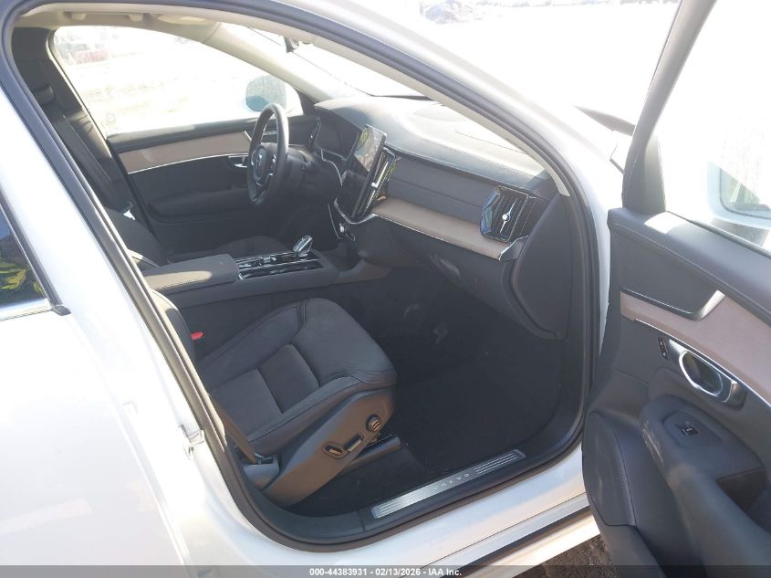 2025 Volvo Xc90 B6 Plus 7-Seater