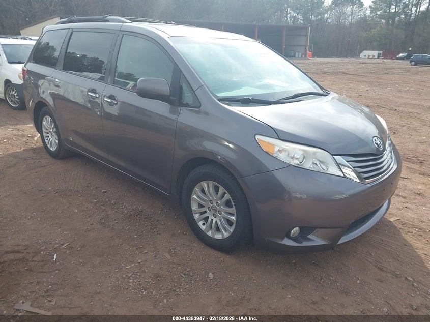 2015 Toyota Sienna Xle Premium 8 Passenger
