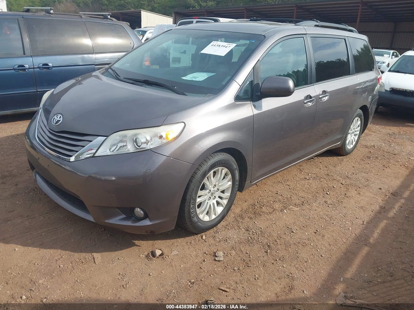 2015 Toyota Sienna Xle Premium 8 Passenger