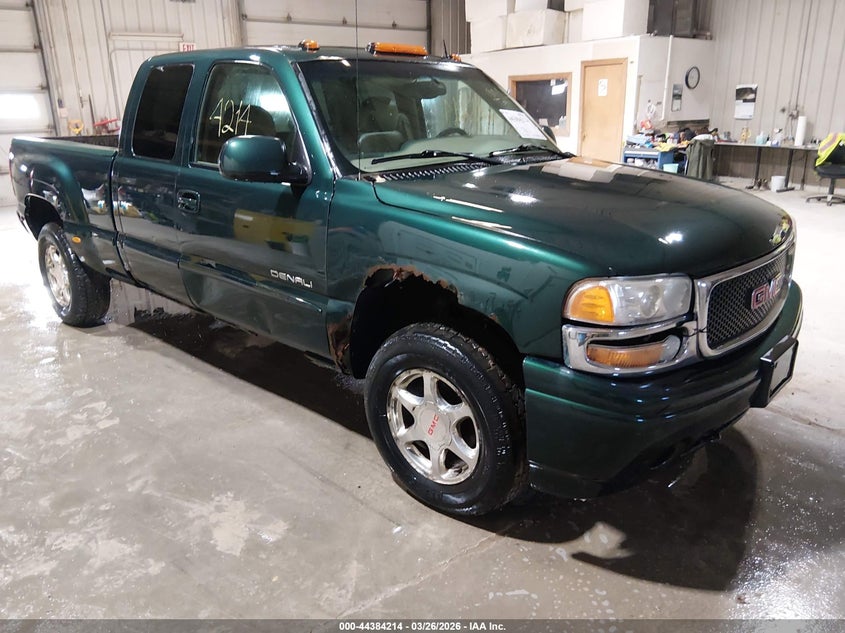 2002 GMC Sierra 1500 Denali