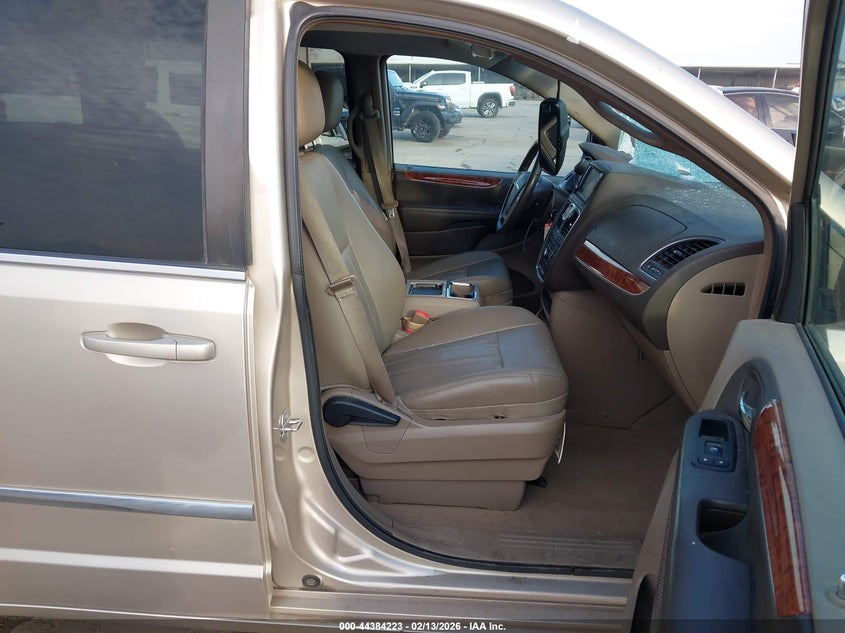 2015 Chrysler Town & Country Touring