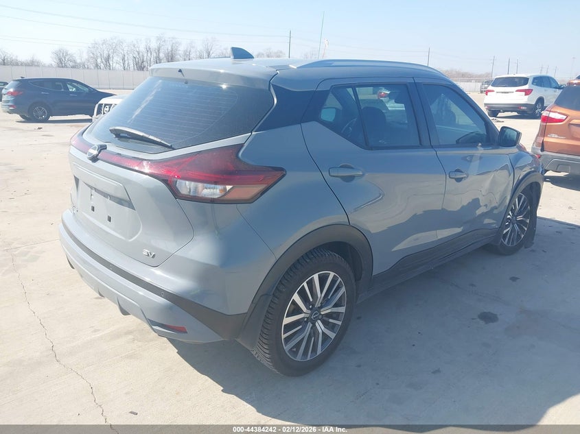 2022 Nissan Kicks Sv Xtronic Cvt