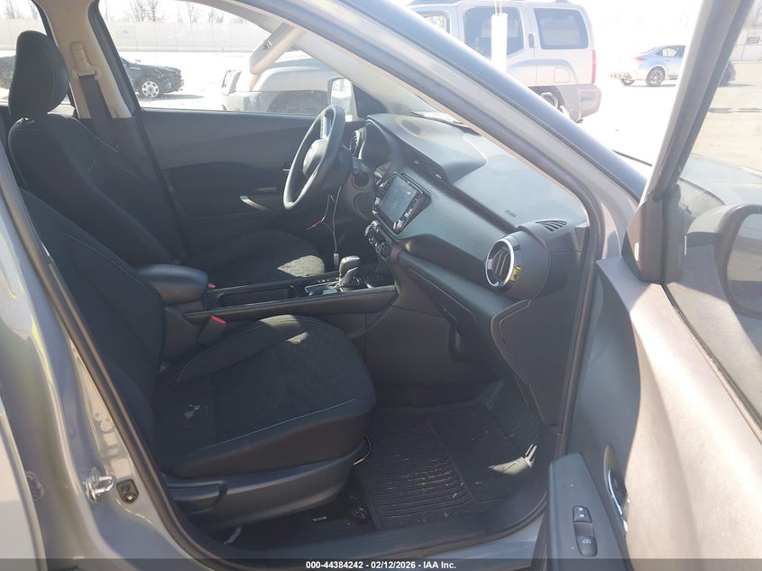 2022 Nissan Kicks Sv Xtronic Cvt