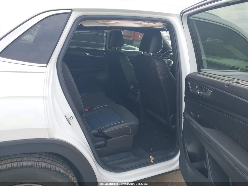 2024 Volkswagen Atlas Cross Sport 2.0T Sel Premium R-Line VIN: 1V2FE2CA8RC249717 Lot: 44384331