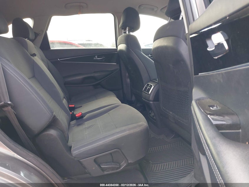 2017 Kia Sorento 3.3 3.3L Lx grey Lot 111044384358 Vin 5XYPGDA58HG249700