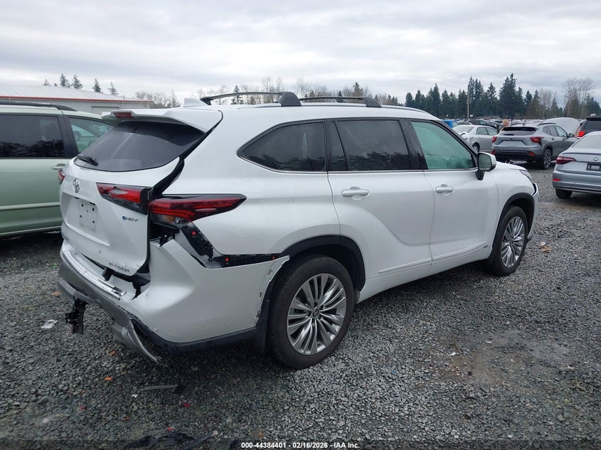 2025 Toyota Highlander Hybrid Platinum