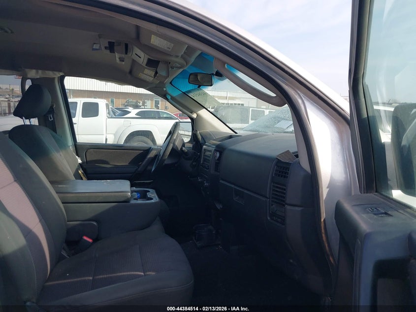 2010 Nissan Titan Se