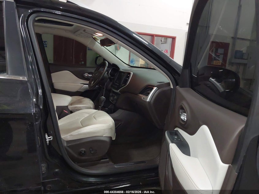 2016 Jeep Cherokee Overland